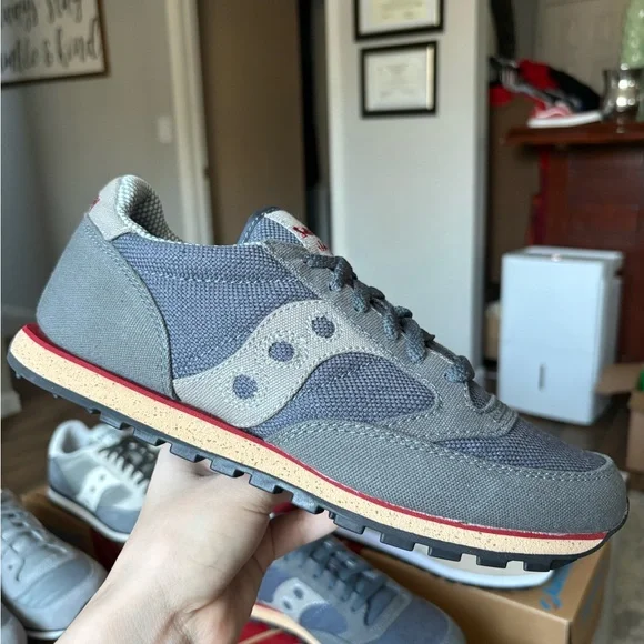 Saucony Jazz Men's Sneakers - Gray, Black, Cream, and White - Picture 4 of 8